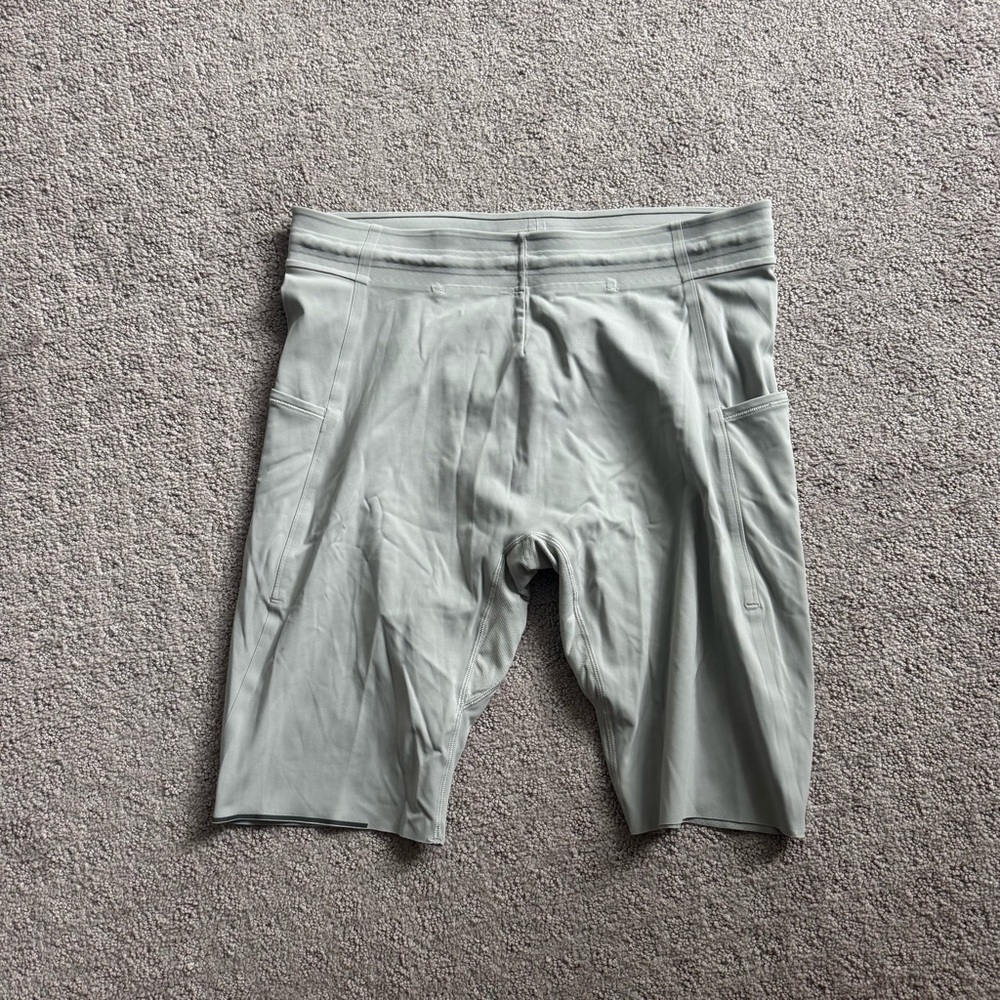 Lululemon Light Gray Surge Tight 10”